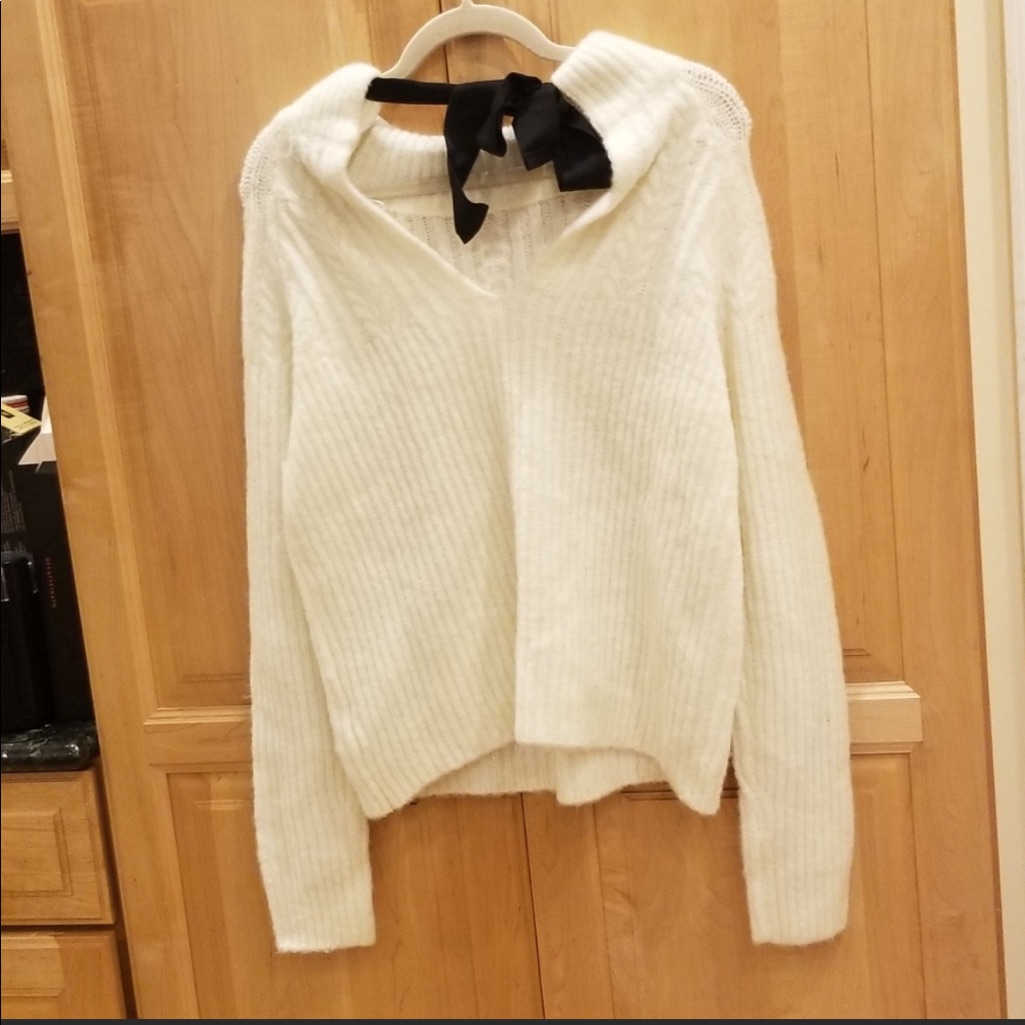 Frnch Cream Sweater With Black Bow